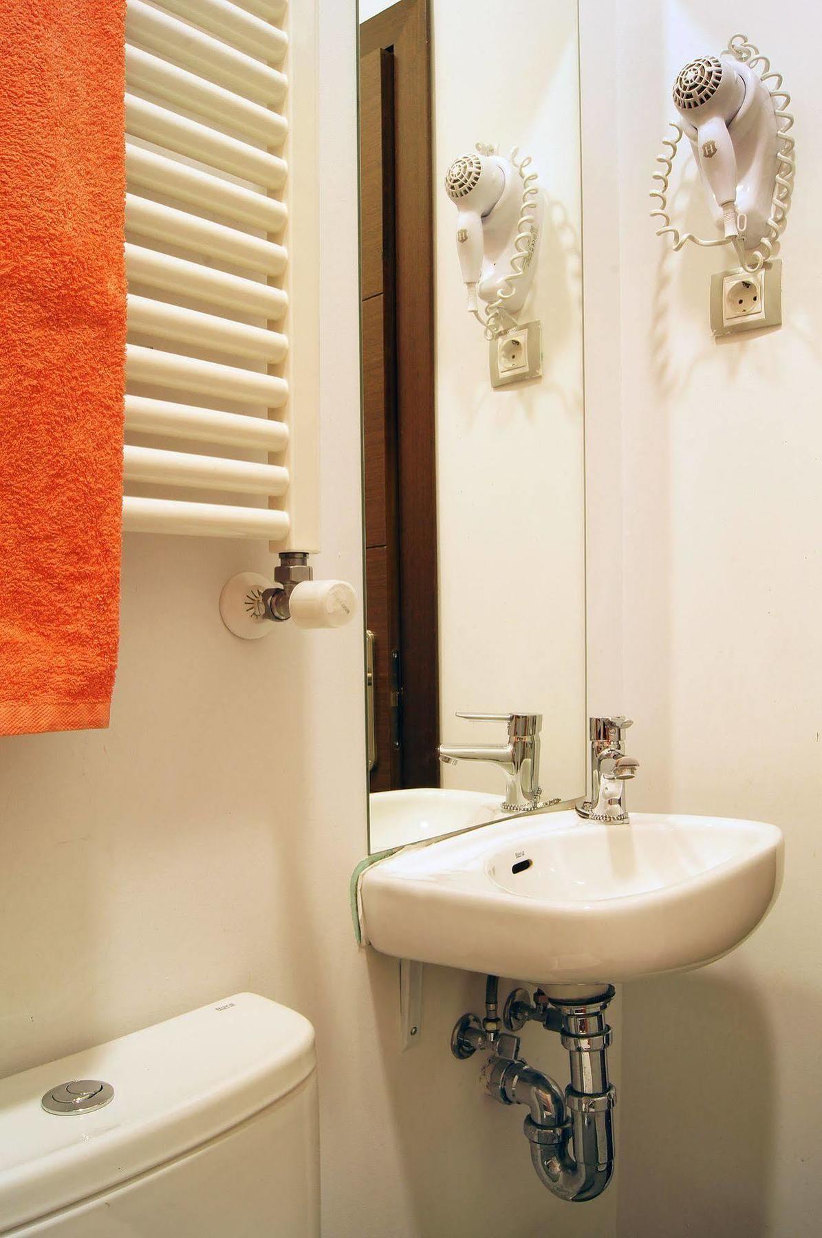 Hostal Cibeles Madrid Exterior photo