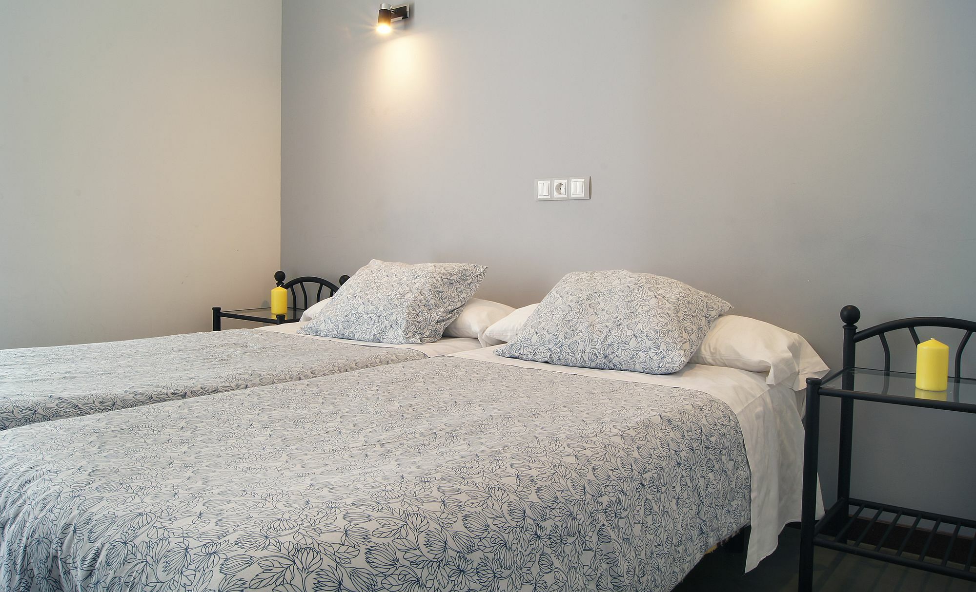 Hostal Cibeles Madrid Exterior photo